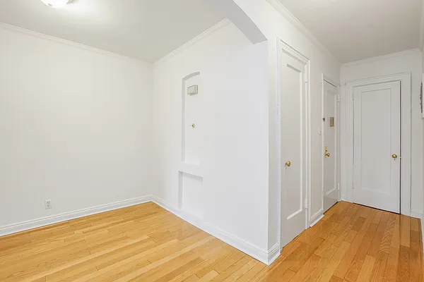 Rented by Bond New York | media 10