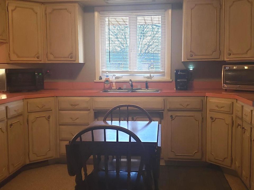 260 W 2nd St, Coal City, IL 60416 Zillow