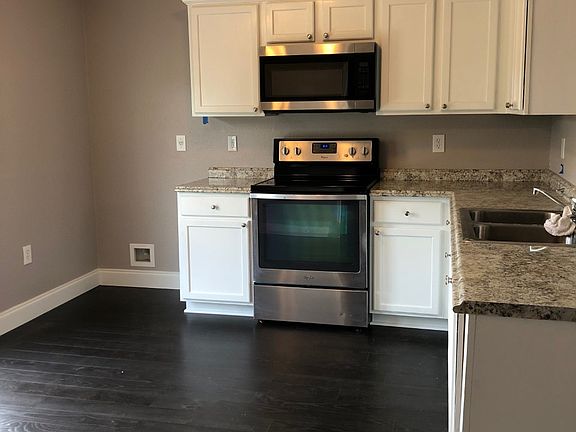 5th image of 6706 Walnut Valley Dr