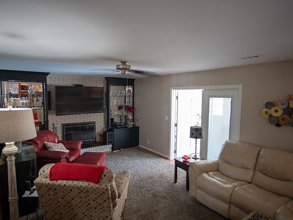 4th image of 4408 Hunsinger Ln