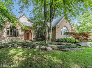 1380 Deer Path Trl, Oxford, MI 48371