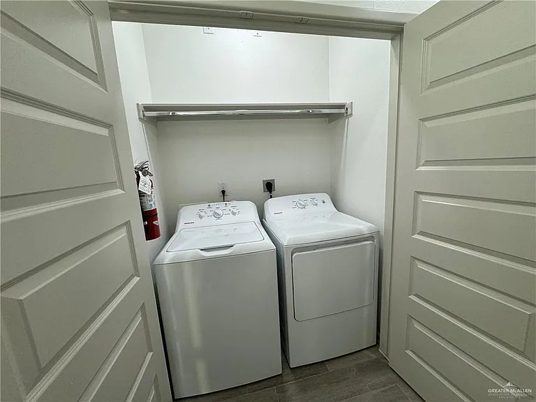 7802 N 58th St #3 — Photo 14