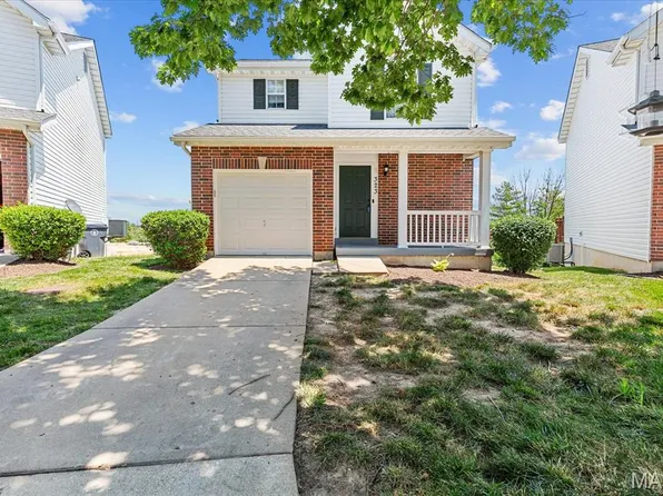 323 Tyndale Dr #13, O'Fallon, MO 63366