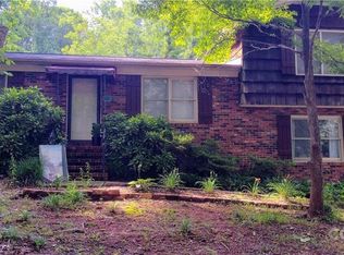 823 Oak St, Newton, NC 28658