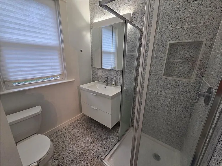 370 Academy Ave #1 — Photo 6