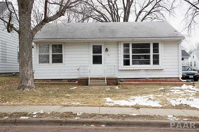 221 Poplar St photo 1