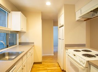 4685 Galewood St #A, Lake Oswego, OR 97035