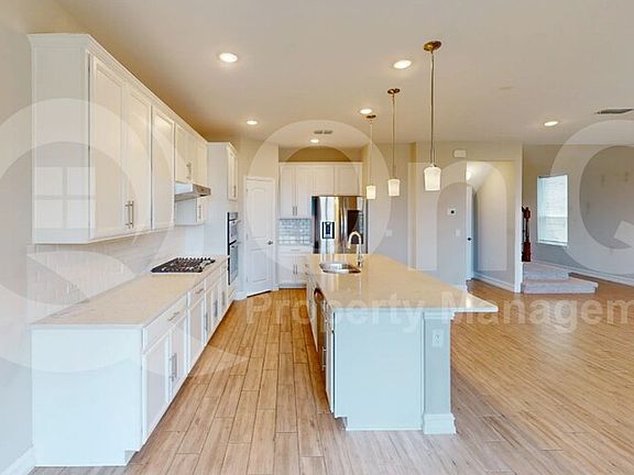 4th image of 2833 Henson Ln
