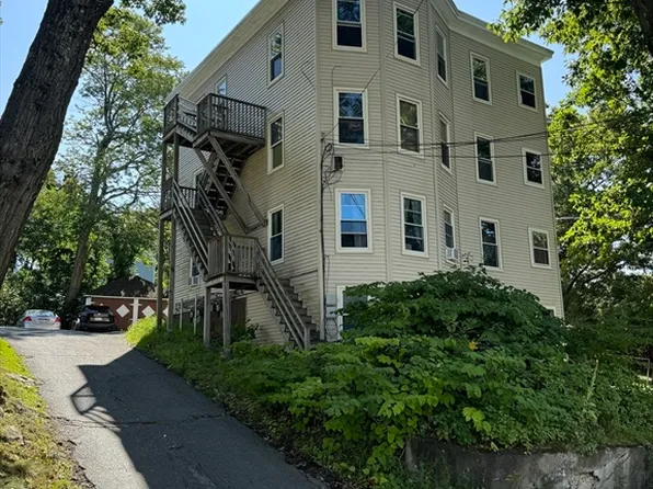 15 Oriole St, Gardner, MA 01440