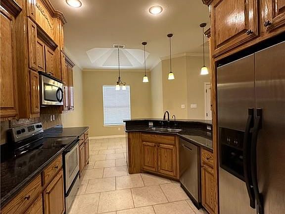 5th image of 3327 Water Oak Dr
