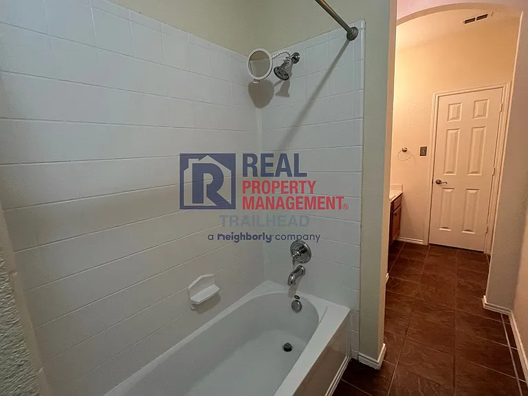 3929 Eaglerun Dr — Photo 24