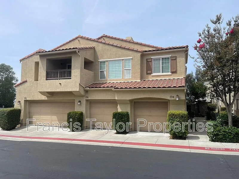 176 Aurora Ave