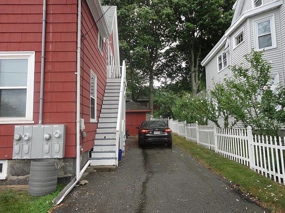 5th image of 303 Beach St #1