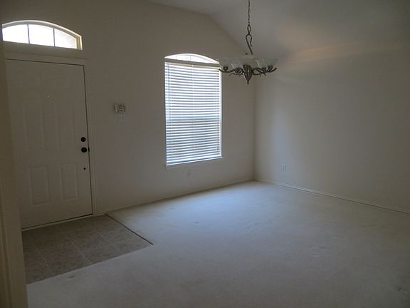 4th image of 1124 Hillwood Dr