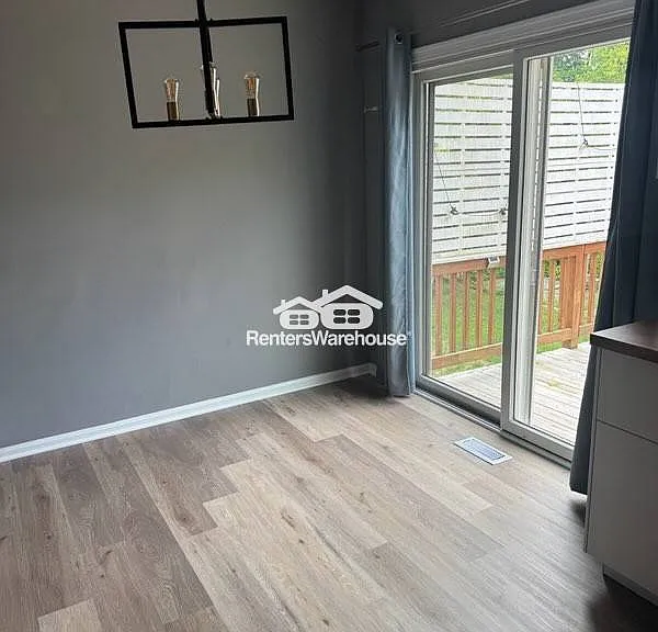 316 Oakwood Rd — Photo 6