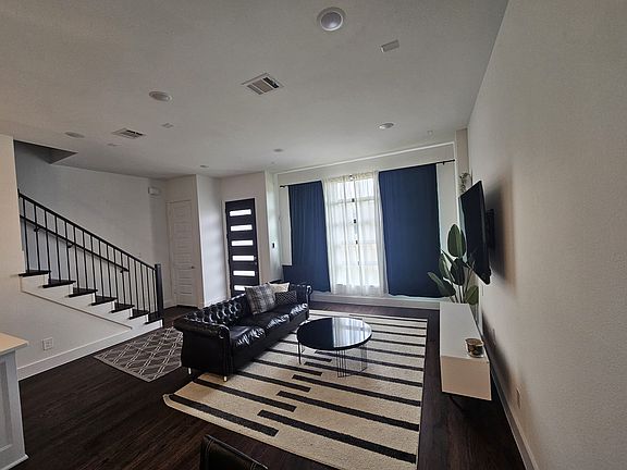 4th image of 8112 Cornelius Dr