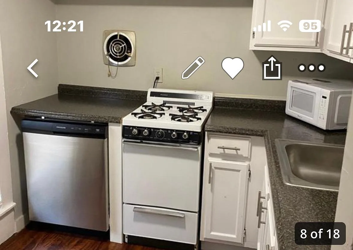33 E Afton Ave — Photo 2
