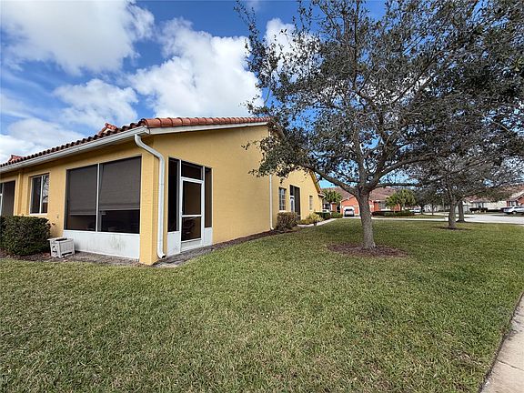 4th image of 6510 Oxford Circle #101