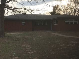700 Lee St, Bowie, TX 76230