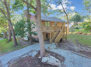 5 Neptune Dr, Saunderstown, RI 02874