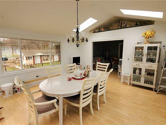 2nd image of 8 Hideaway Ln #A