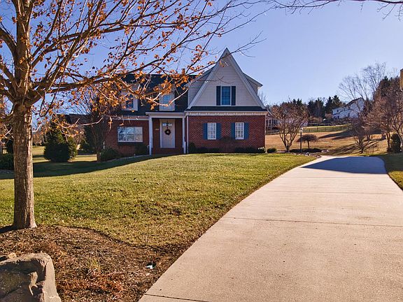 2nd image of 208 Flippin Cir