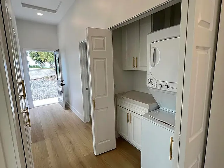 1533 Avohill Dr — Photo 14