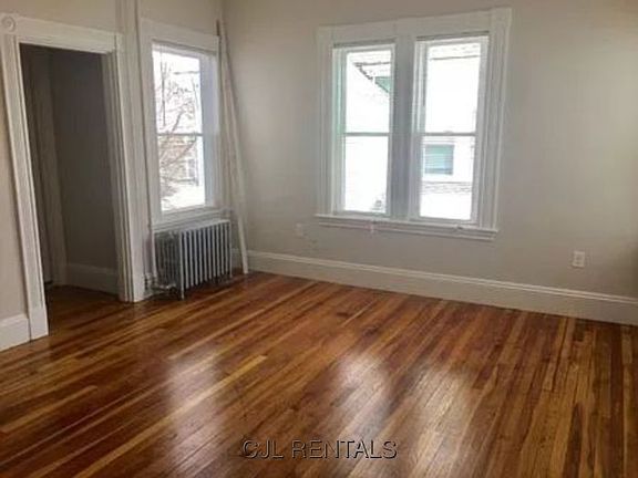 4th image of 107 Chestnut St #2