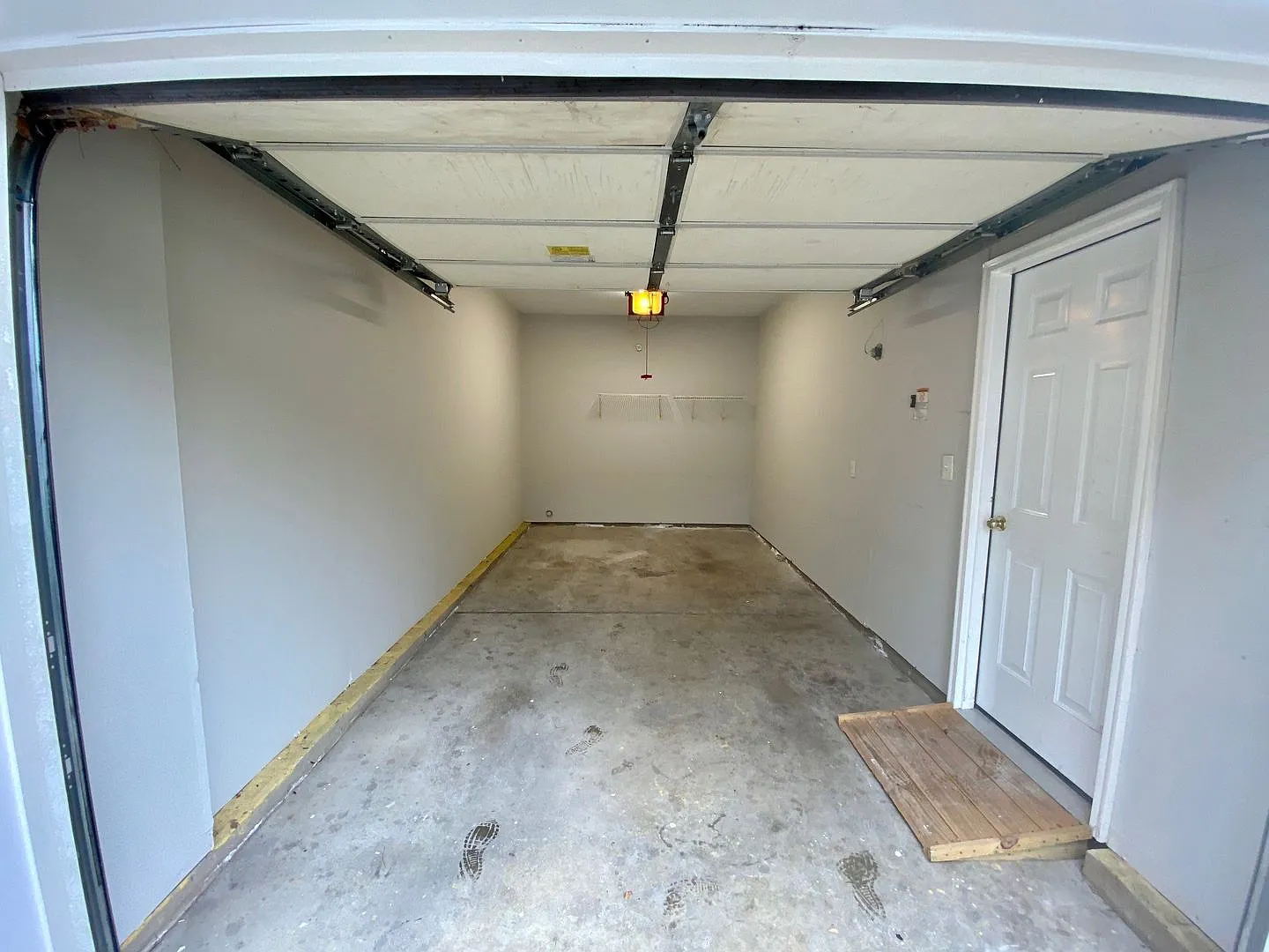 Very Nice 3 bed/2.5 bath Townhouse in Harrisburg Town Center community Garage/1st floor master/ga... — Photo 3