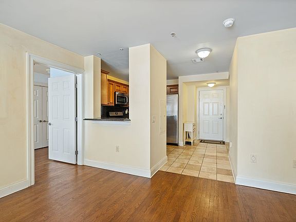 3rd image of 41-47 BROADWAY #103