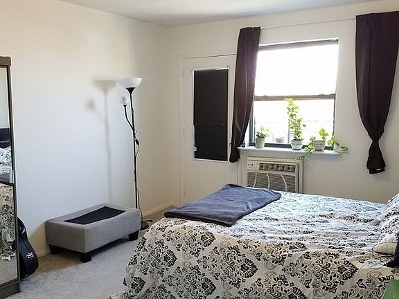 5th image of 31-23 Crescent St #16