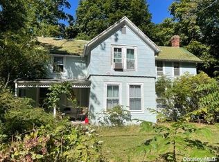 1 Gully Landing Rd, Miller Place, NY 11764