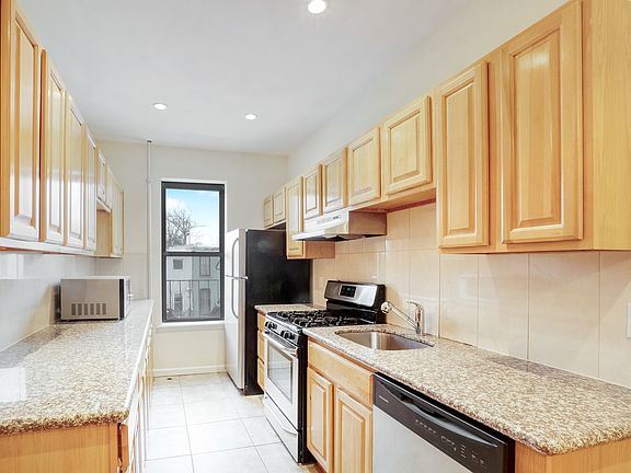 3rd image of 361 7th St #C