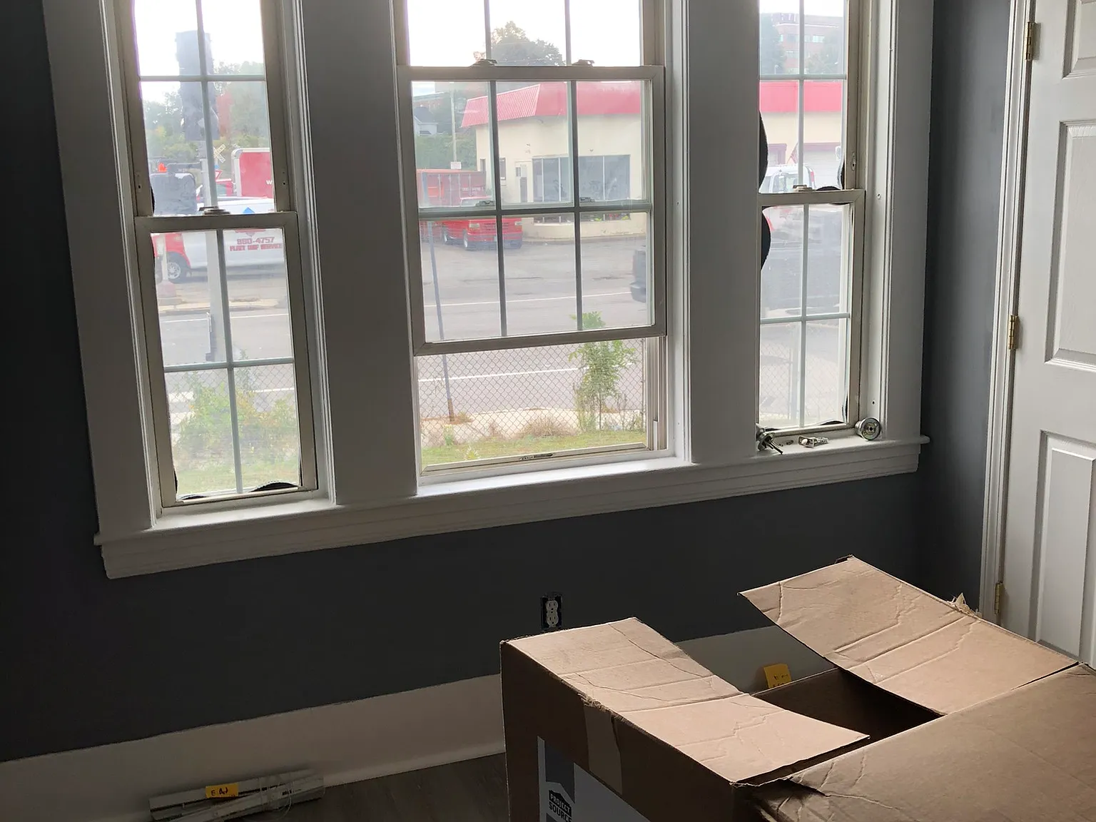 3 bed, 900 sqft, $2,350 — Photo 3