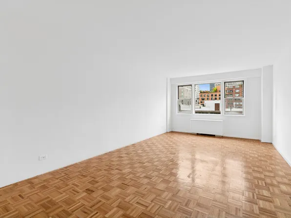 525 East 82nd Street image 3 of 11