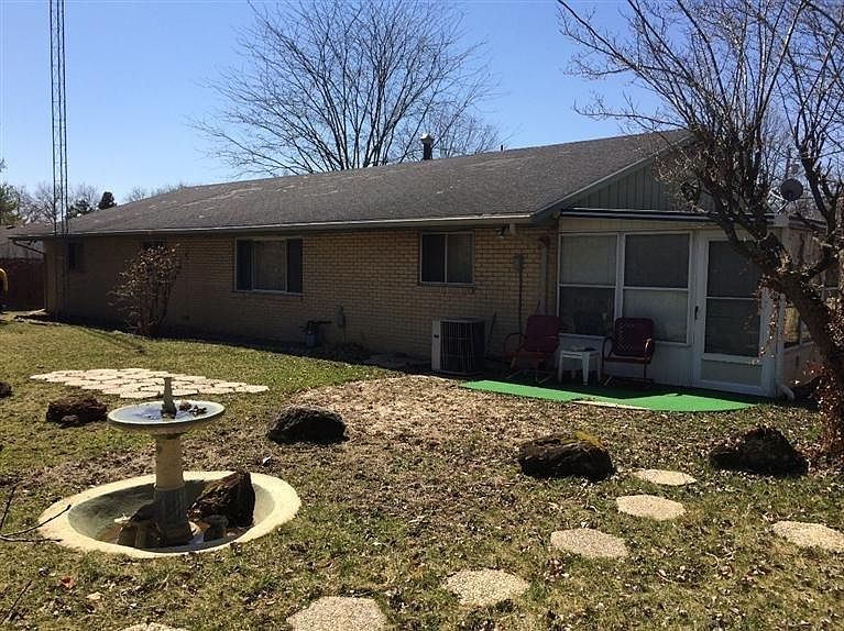 2nd image of 602 Liscum Dr