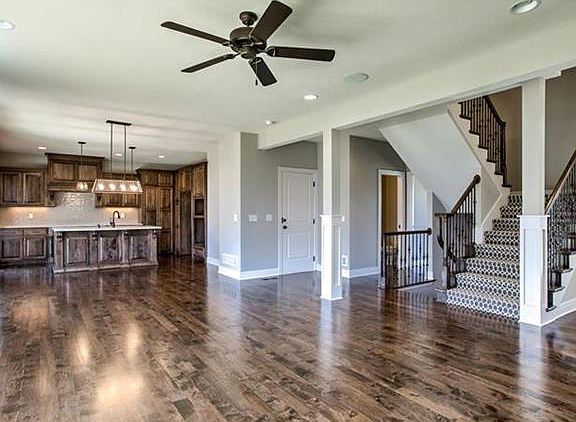 5th image of 9040 N Askew Ave