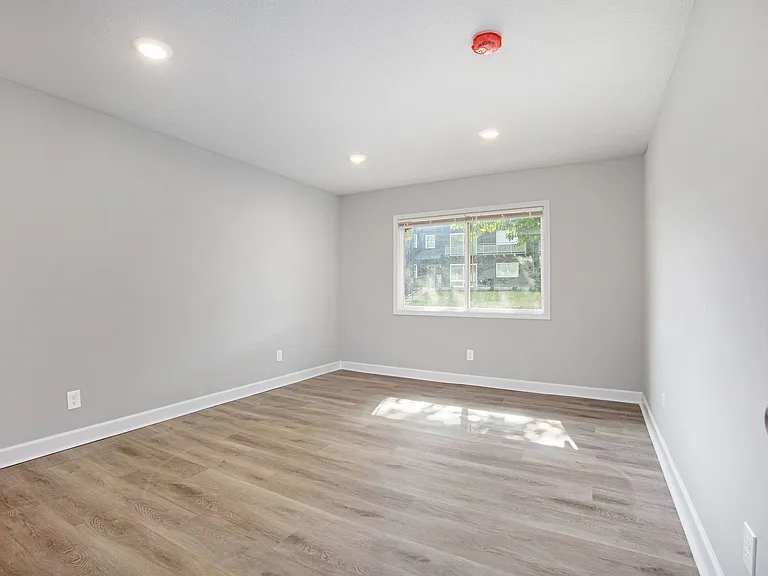 Palisades Apartments — Photo 7