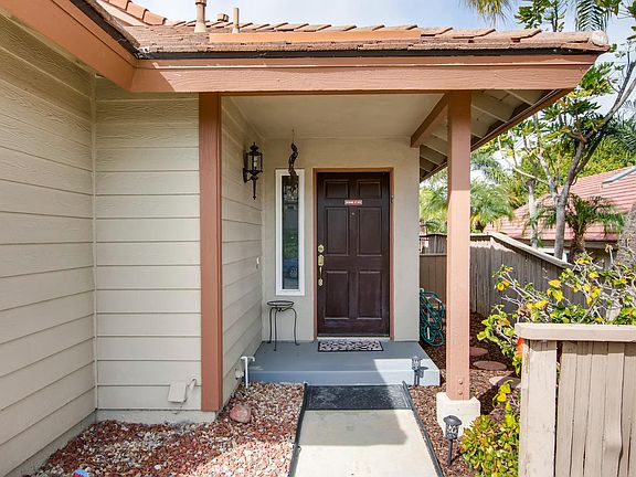 4th image of 1936 Rosewood St