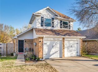 949 Sylvan Creek Dr, Lewisville, TX 75067