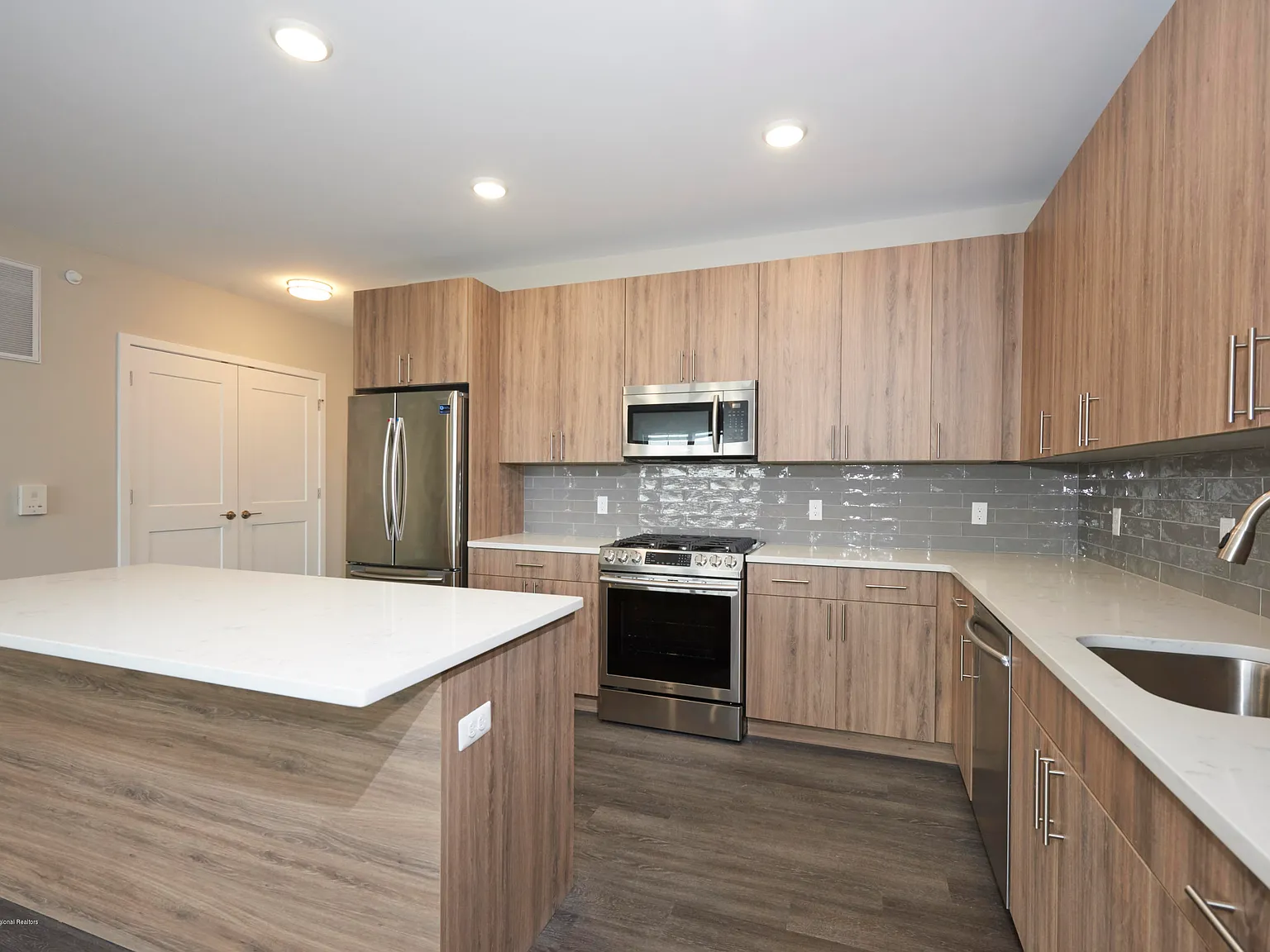 2 bed, 1203 sqft, $3,450 — Photo 3