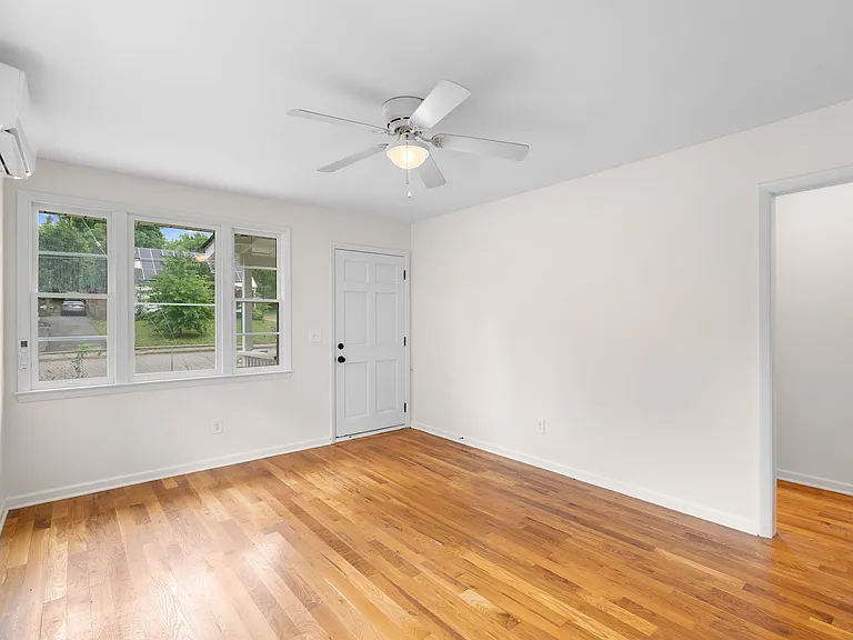 1036 Seymour Ave #A — Photo 13