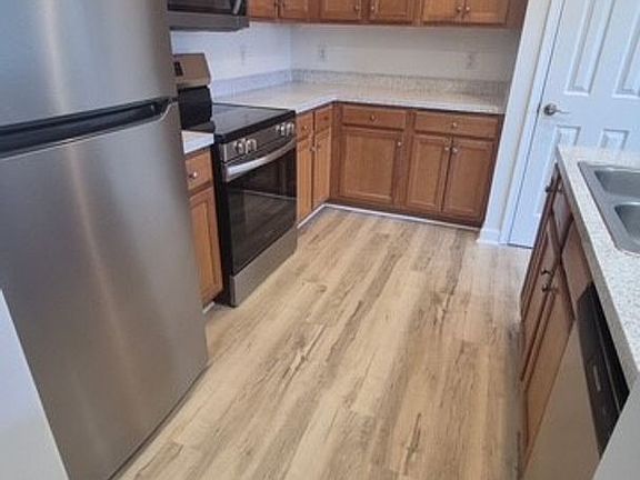 2nd image of 635-675 Woodbrook Dr #655-102