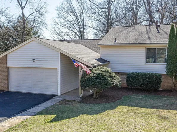 127 Hillsdale Dr, Sterling, VA 20164