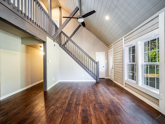 2nd image of 1003 Robin Ln