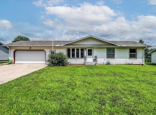 105 Linden Dr, Woodbine, IA 51579