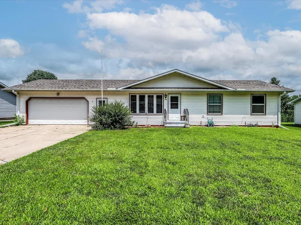 105 Linden Dr, Woodbine, IA 51579
