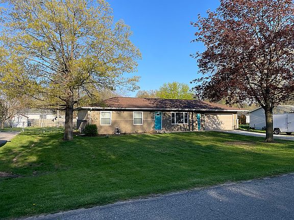 3rd image of 2901 E Algonquin Dr
