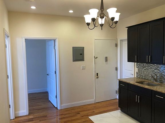 3rd image of 32 Rogers Ave APT 1C