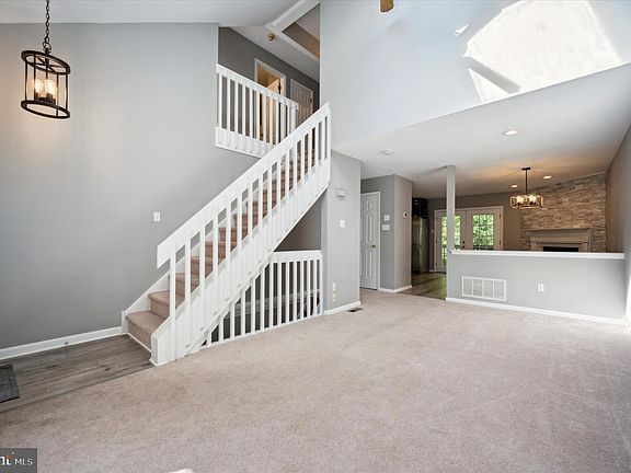 2nd image of 30 May Apple Dr
